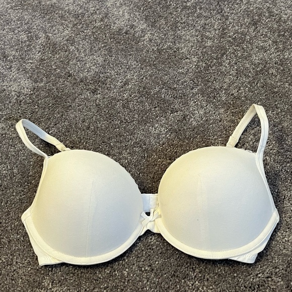 La Senza White Bra 32D - Picture 2 of 3